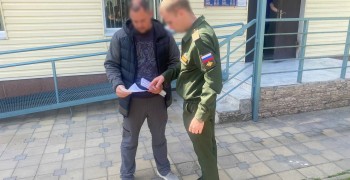 В Анапе новых российских граждан ставят на воинский учет 