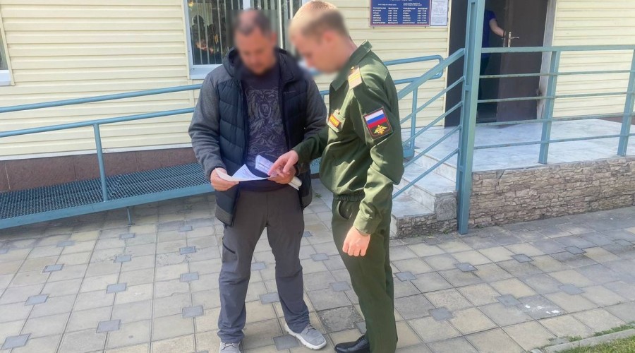 В Анапе новых российских граждан ставят на воинский учет