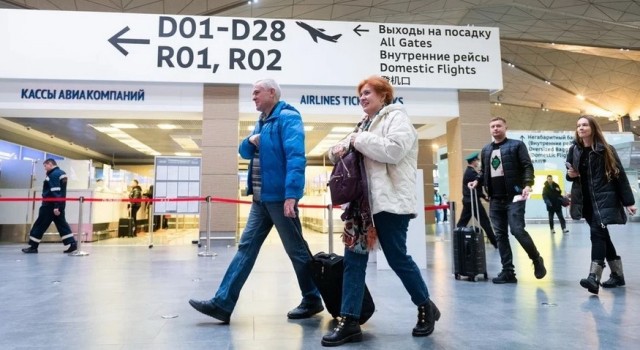 Министерство транспорта России анонсировало введение временного ограничения на организацию встреч и проводов в аэропортах.