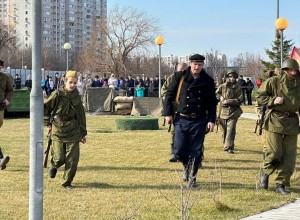 В Краснодаре прошла реконструкция финального эпизода битвы с нацистскими захватчиками за освобождение города