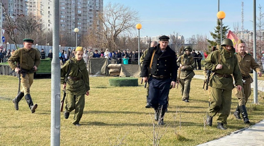 В Краснодаре прошла реконструкция финального эпизода битвы с нацистскими захватчиками за освобождение города