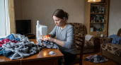 Не покупаю пледы в магазине уже 5 лет: шью из того, что все выбрасывают — муж в восторге