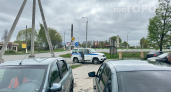Инспектор стучит в окно припаркованной машины: что делать и что говорит закон — сохраните эту инструкцию