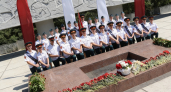 В Краснодаре выпускникам Почетного караула Поста №1 вручили медали и памятные знаки