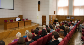 Пенсионеров Краснодара научили распознавать уловки кибермошенников на занятии по цифровой безопасности
